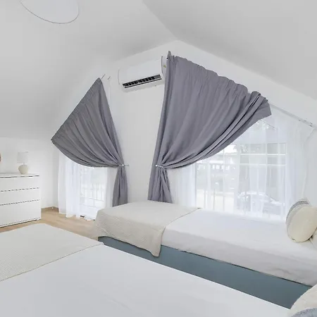 Parzybutowka Nowoczesny Dom Z Tarasem I Klimatyzacja By Renters