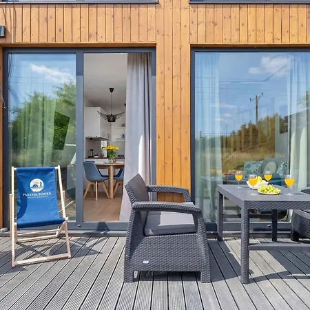別荘 Parzybutowka Nowoczesny Dom Z Tarasem I Klimatyzacja By Renters ニエホジェ